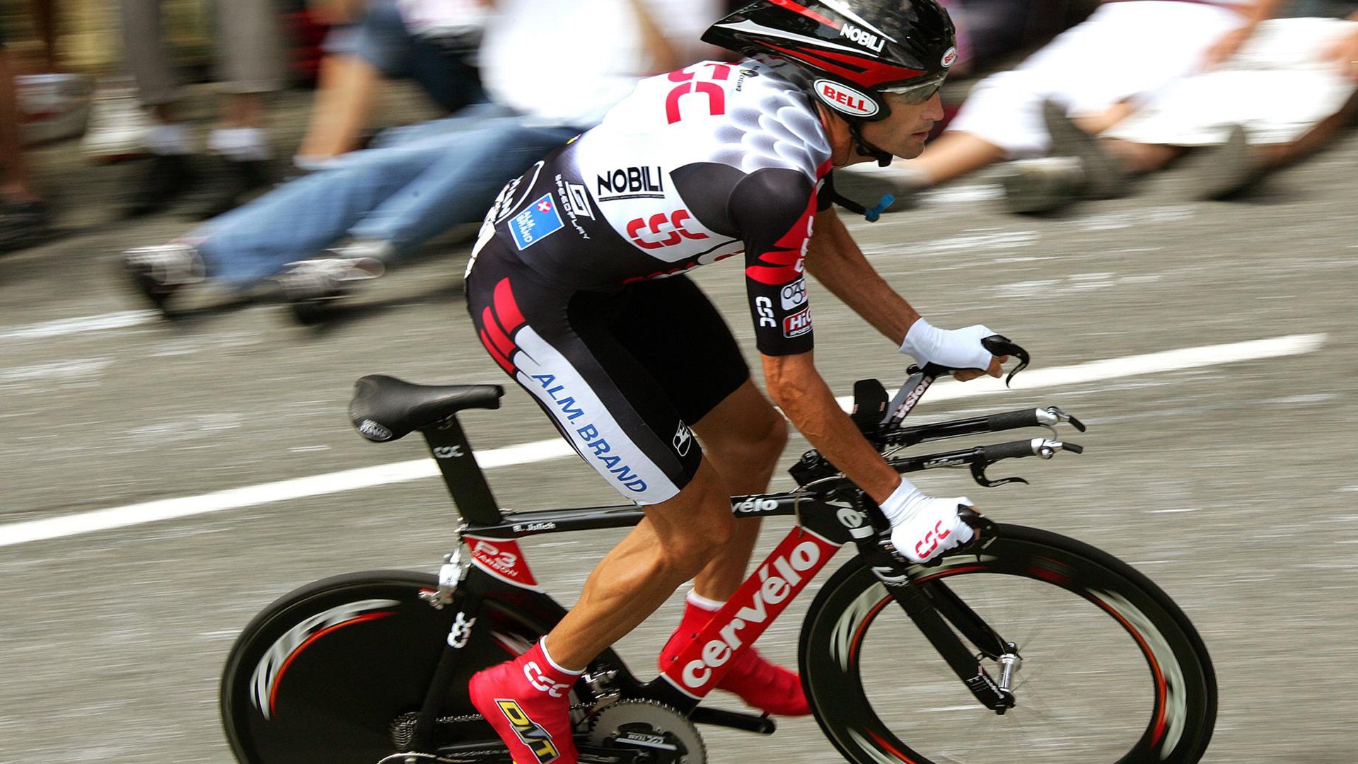 逆境奋战：那些不服输的冠军队伍故事，逆境不败